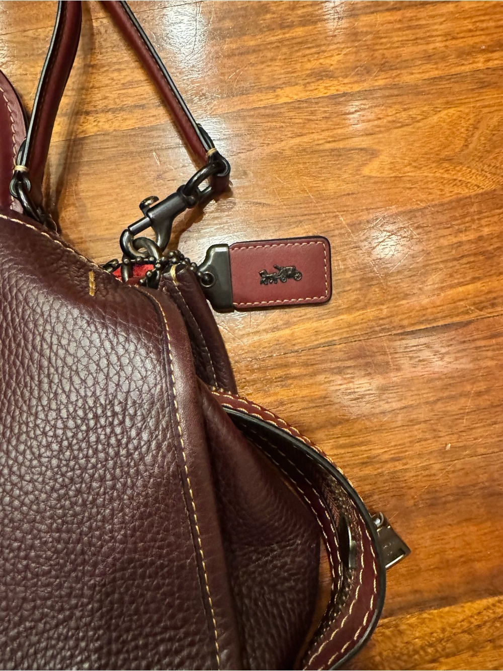 Coach Rogue red wine very beautiful - Picture 5 of 17